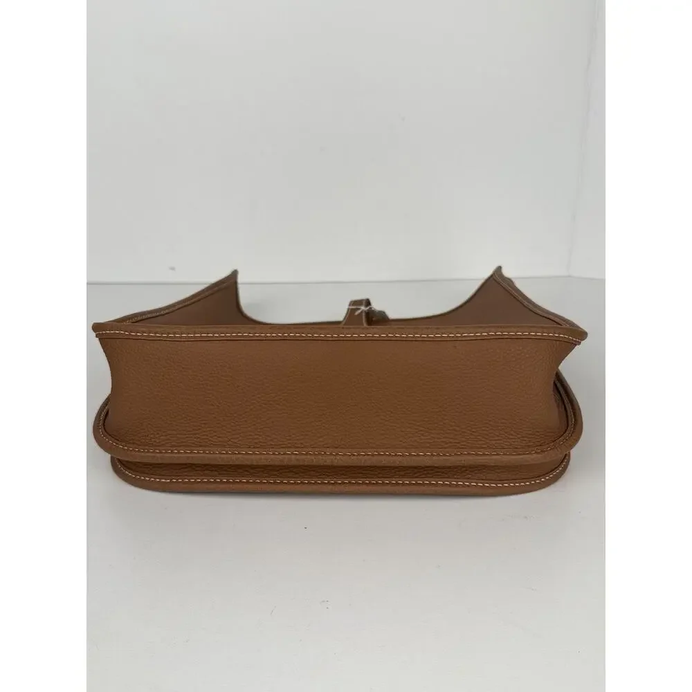 Hermes Clemence Evelyne III 29 Gold Hardware Biscuit Crossbody Bag (Z - 2021) - Picture 13 of 16